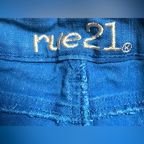 RUE 21 shorts, super cute. Little stretch. Size 9/10 - Picture 6 of 7